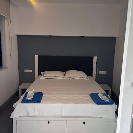 Apartment Q Premium Side