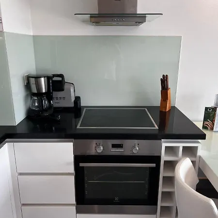Apartment Q Premium Side